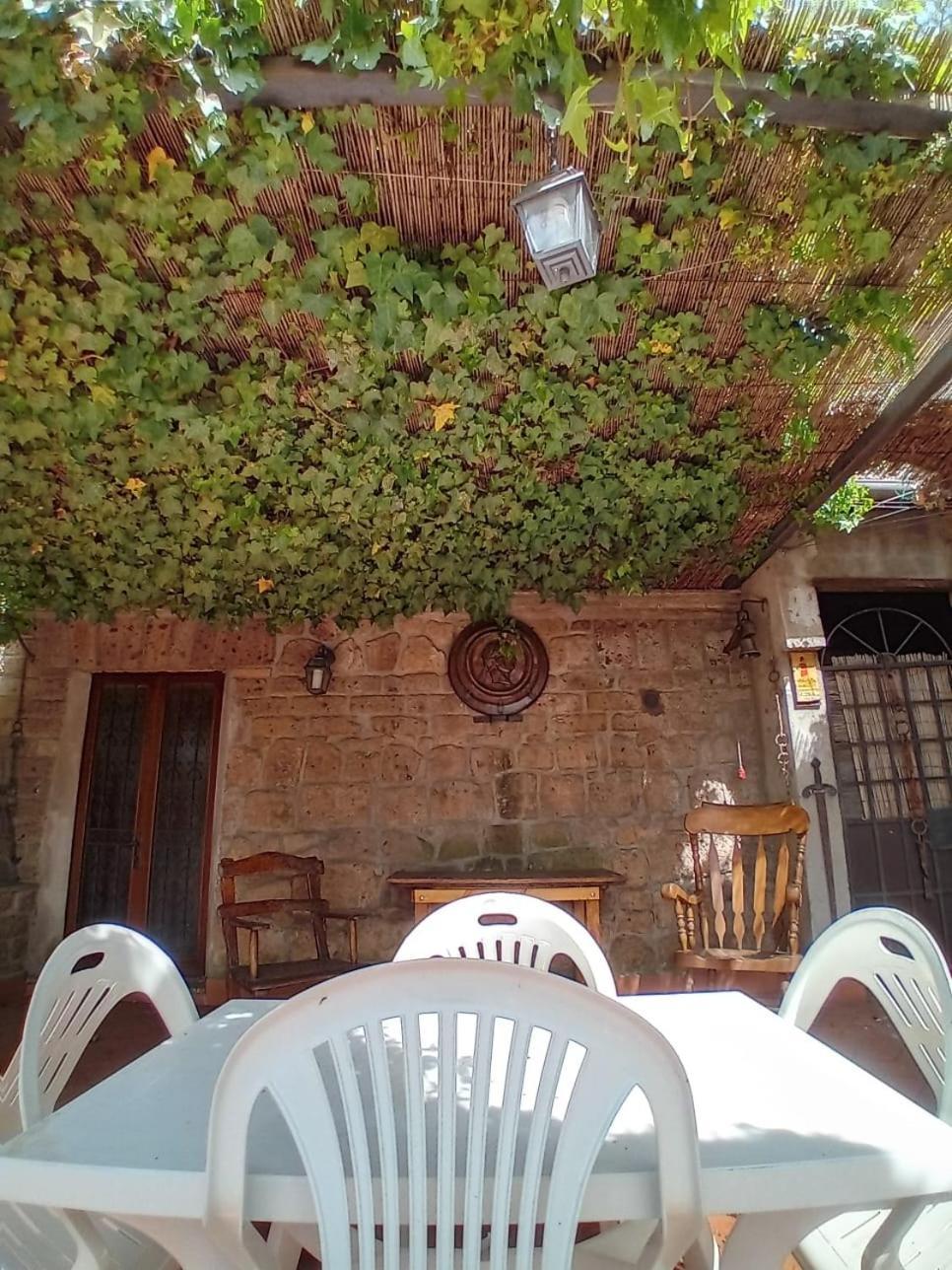 Casa Serafina Trilocale Con Arredi D'Arte E Parcheggio Privato Orvieto Kültér fotó